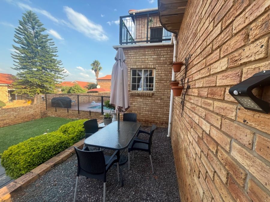 4 Bedroom Property for Sale in Safari Gardens North West